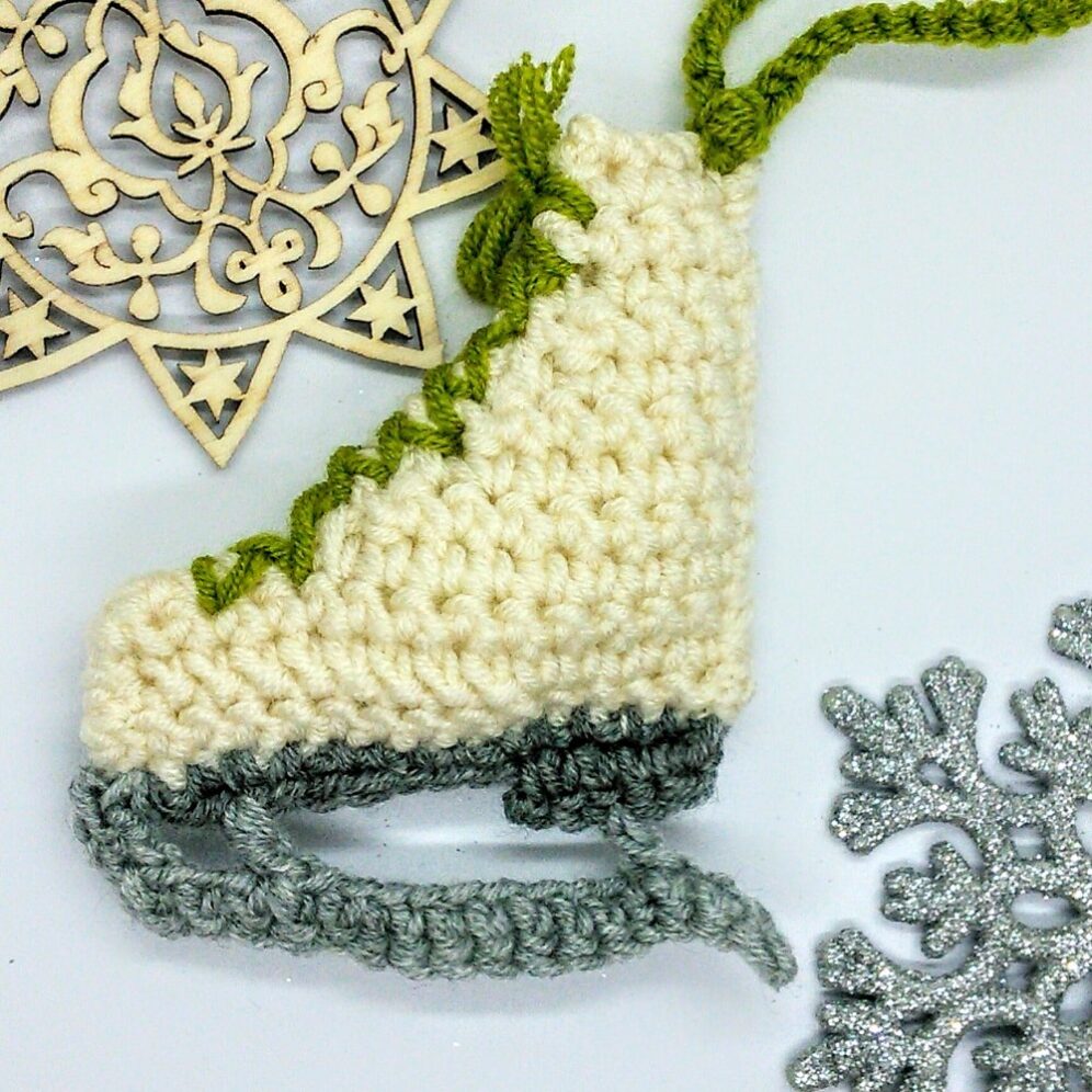 Free Crochet Pattern Christmas Iceskate Bauble
