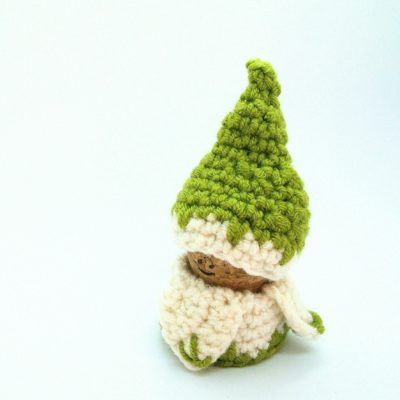 Snowdrop crochet gnome - free pattern