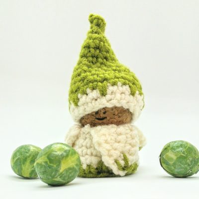Snowdrop crochet gnome - free pattern