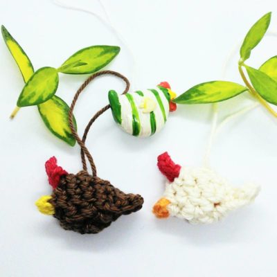 Free crochet pattern - mini hen Easter ornament