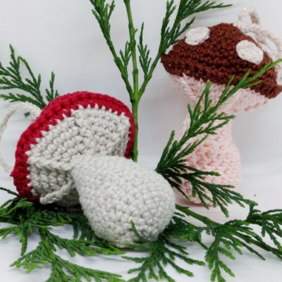 Toadstool Christmas Bauble - Free Crochet Pattern - Crochet Cloudberry