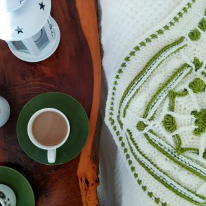 Winter Jewels Lapghan - free crochet along