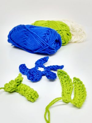Spring Gentian - Free Crochet Flower Brooch Pattern