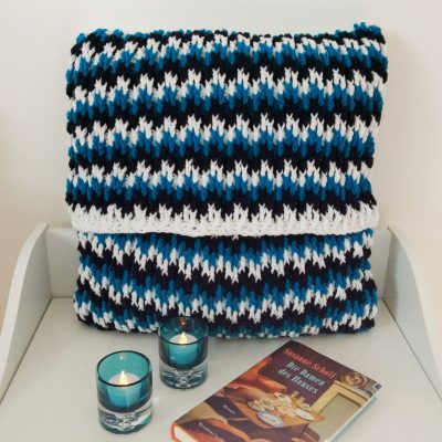 Free crochet cushion pattern with video crochet stitch tutorial