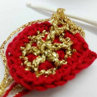 Quick crochet bauble - free crochet pattern - Crochet Cloudberry