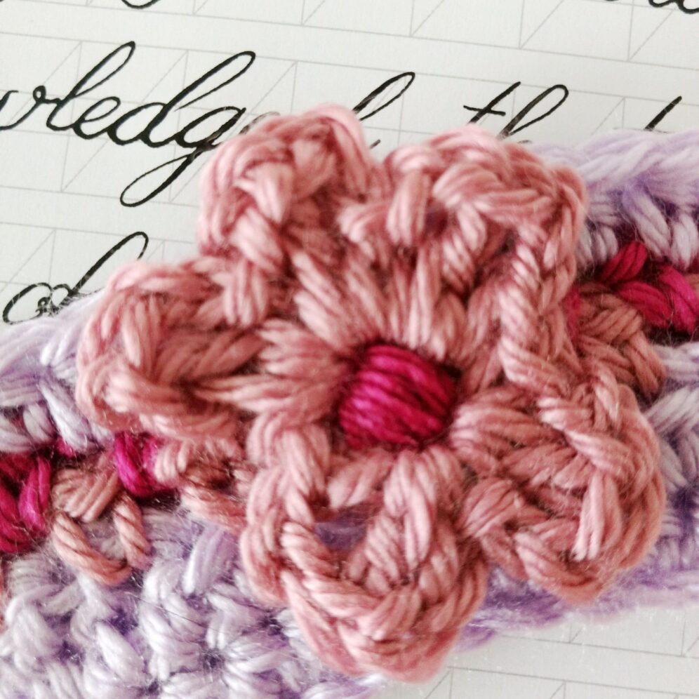 Blossom Stitch - Crochet Flowers in a Row - Free Crochet Tutorial by Crochet Cloudberry