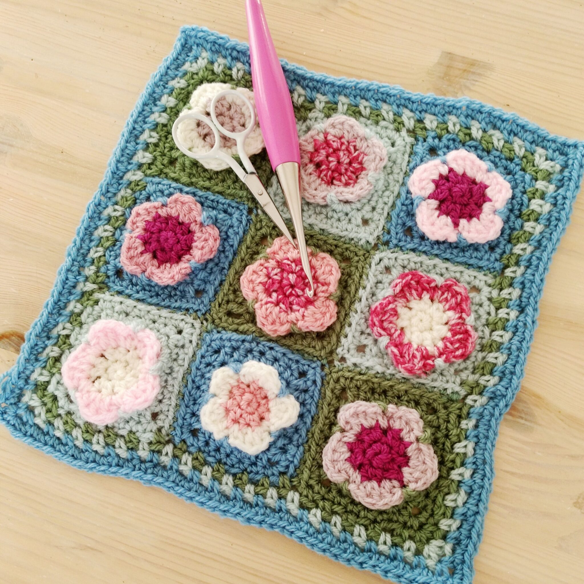 Patchwork Blossom Square – Crochet Cloudberry