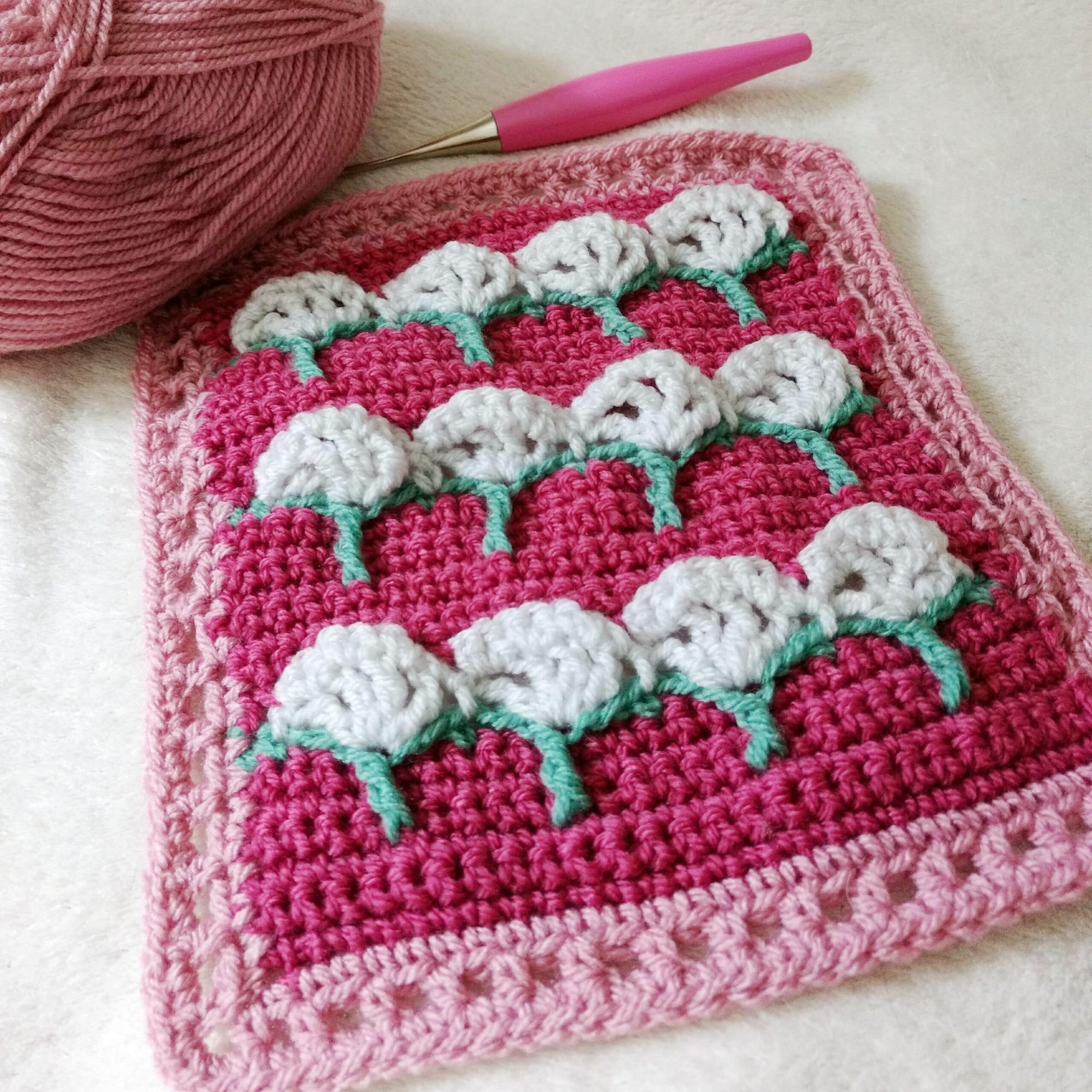 Cow Parsley Square - Free crochet pattern - Crochet wild flowers - crochet cloudberry