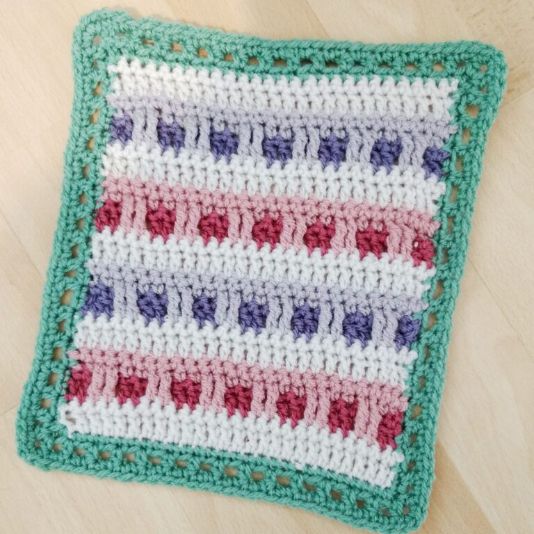 Caterpillar stitch square - Free crochet pattern - crochet cloudberry
