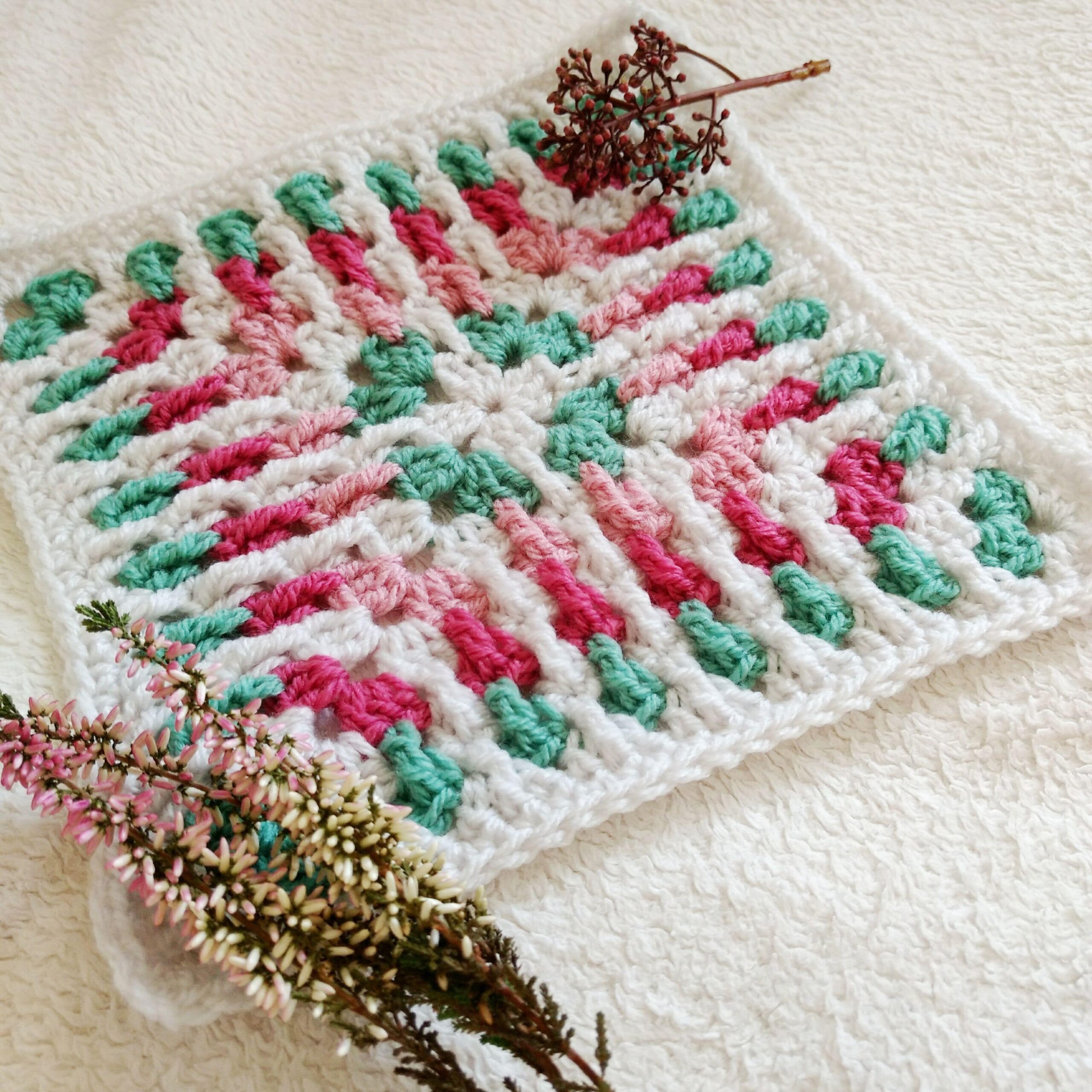 Funky Granny Square - Free crochet pattern - 2023 blanket - crochet cloudberry